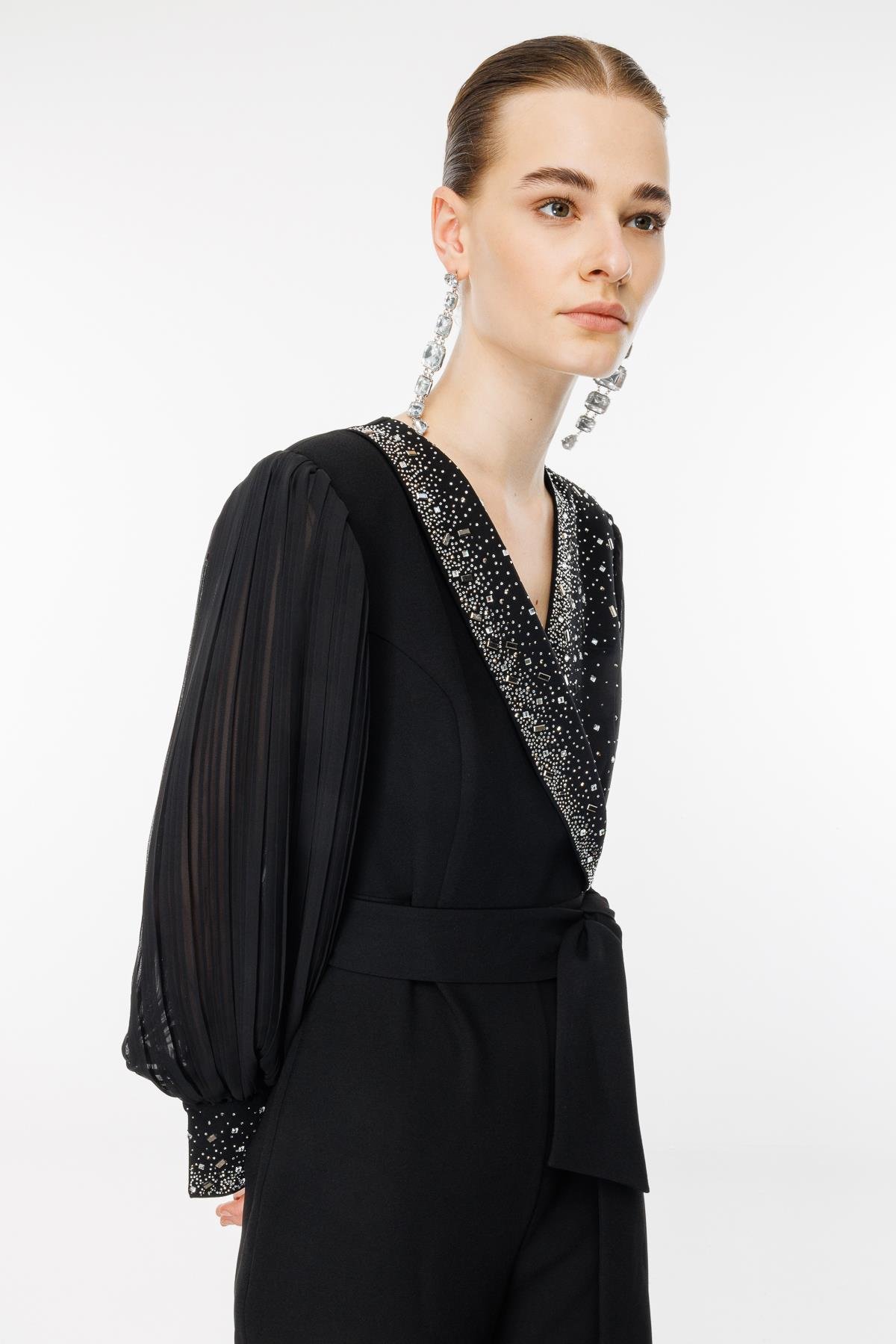 Modailgi  Taş Detaylı Kolları Piliseli Tulum Siyah