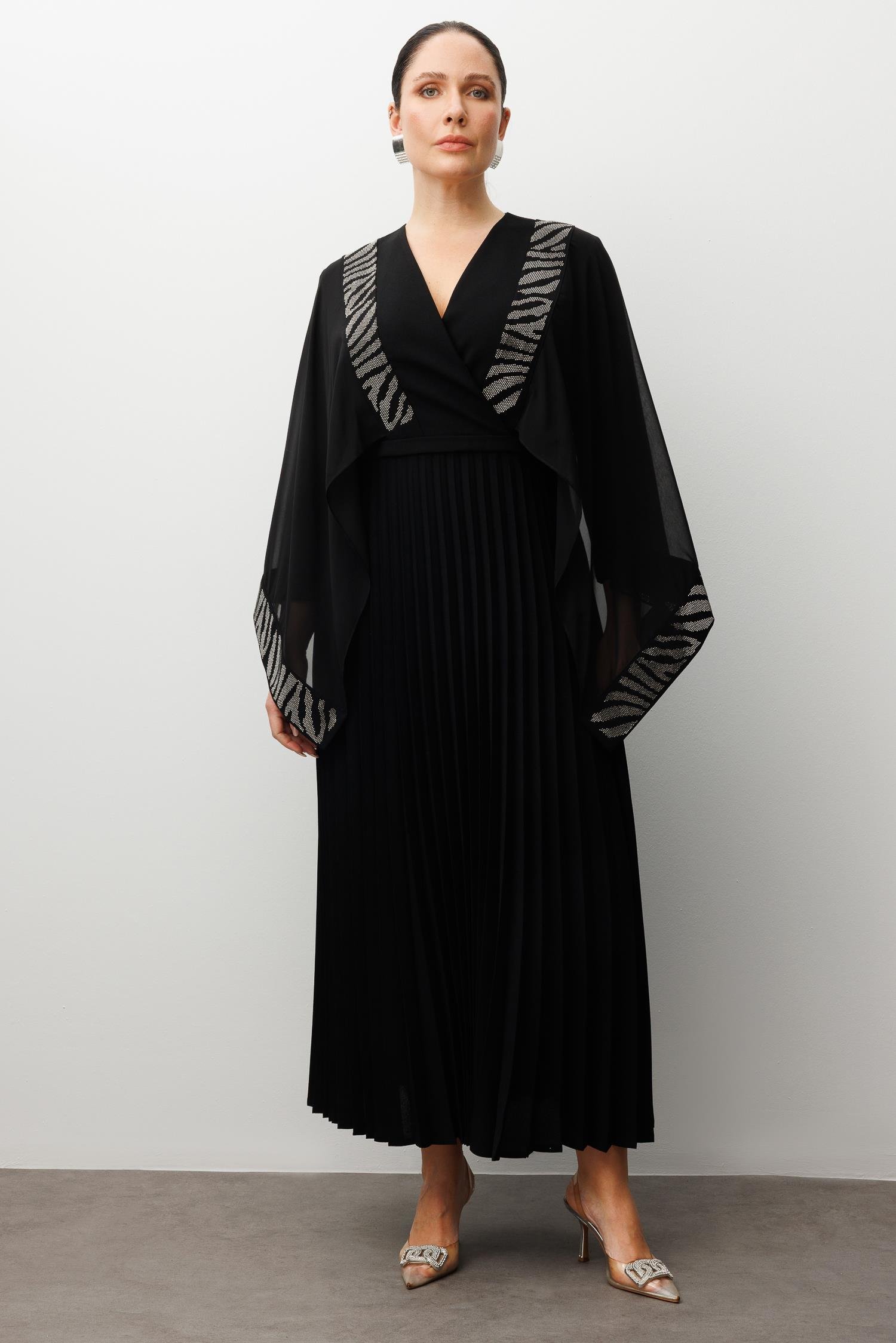 Modailgi  Taş Detaylı Pelerin Kollu Pilisoley Elbise Siyah