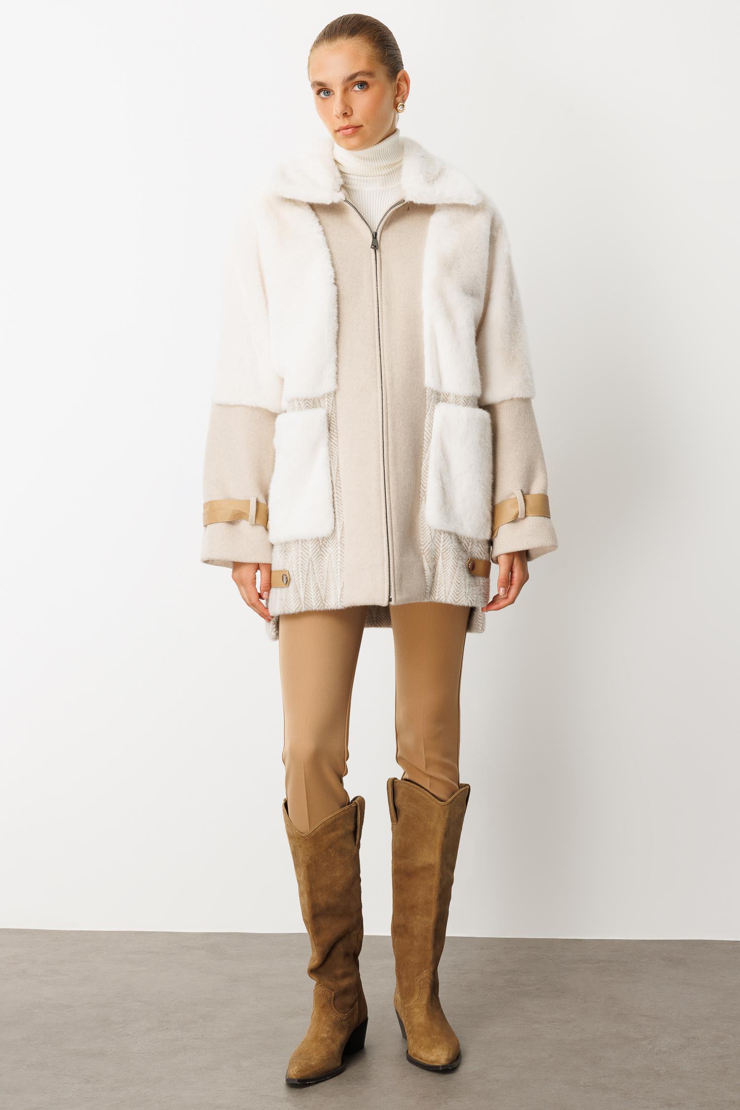 Modailgi  Torba Cepli Fermuarlı Desenli Alcantara Kaban Bej