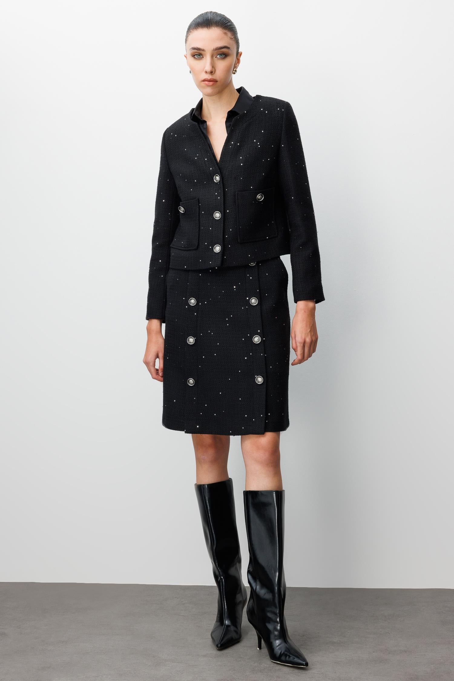 Modailgi  V Yaka Düğme Kapamalı Torba Cepli Astarlı Kısa Ceket Siyah