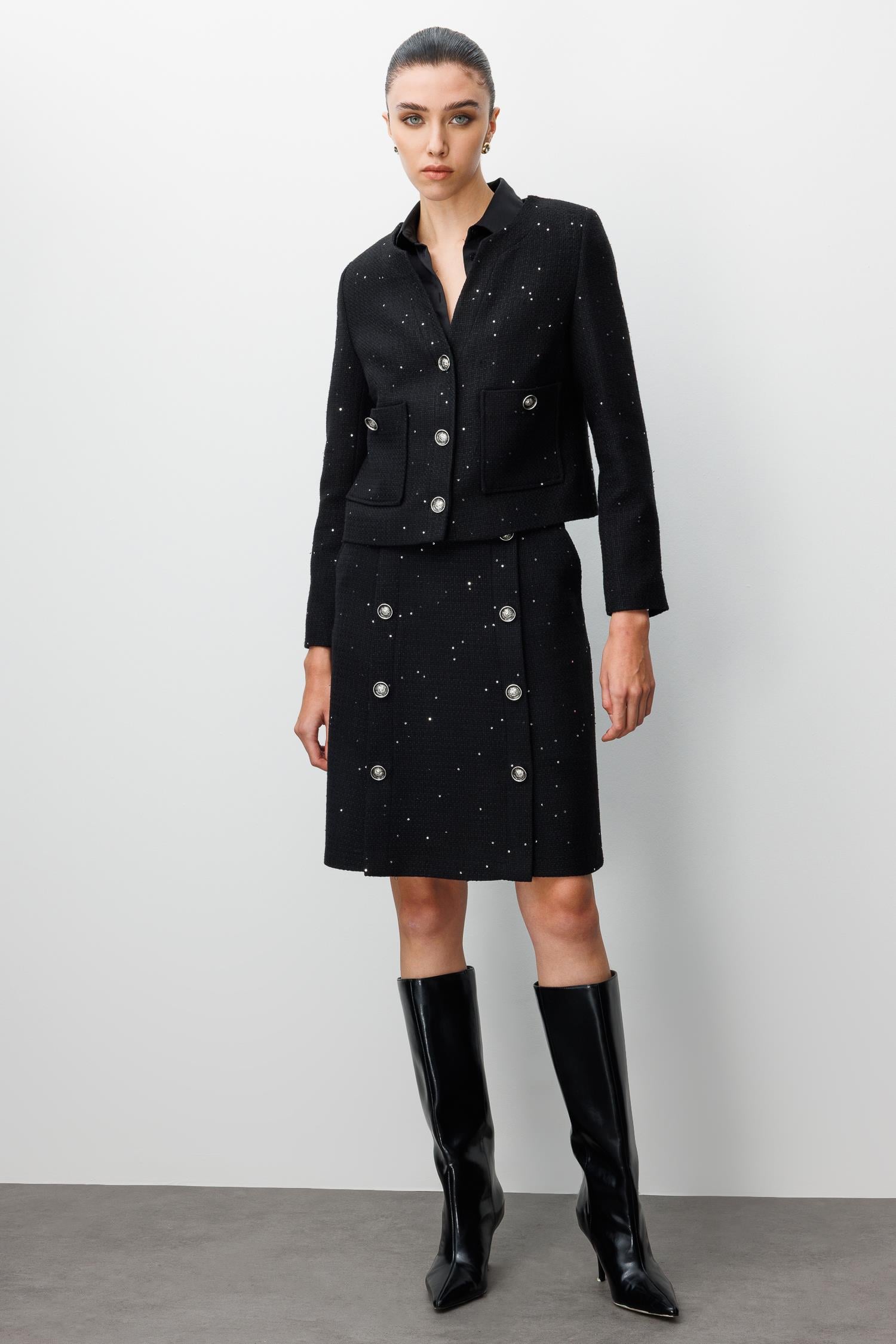 Modailgi  V Yaka Düğme Kapamalı Torba Cepli Astarlı Kısa Ceket Siyah