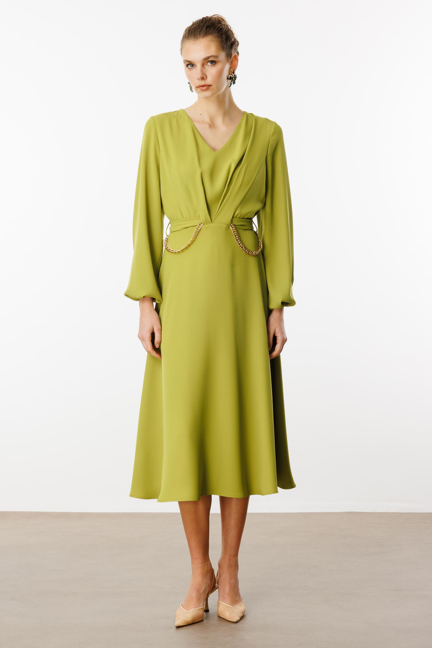 Modailgi  V Yaka Pileli Beli Tünel Detaylı Kuşak ve Zincir Aksesuarlı Elbise Asit