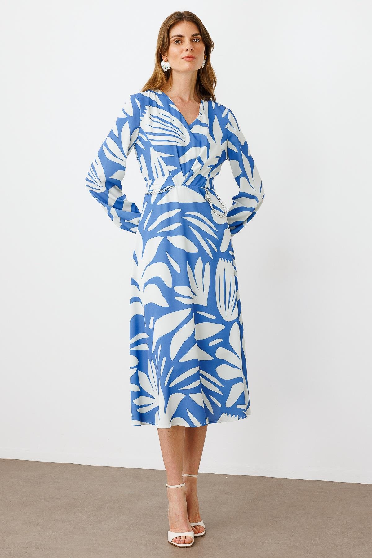 Modailgi  V Yakalı Uzun Kol Önden Pile ve Zincir Kuşak Detaylı Midi Boy Elbise İndigo