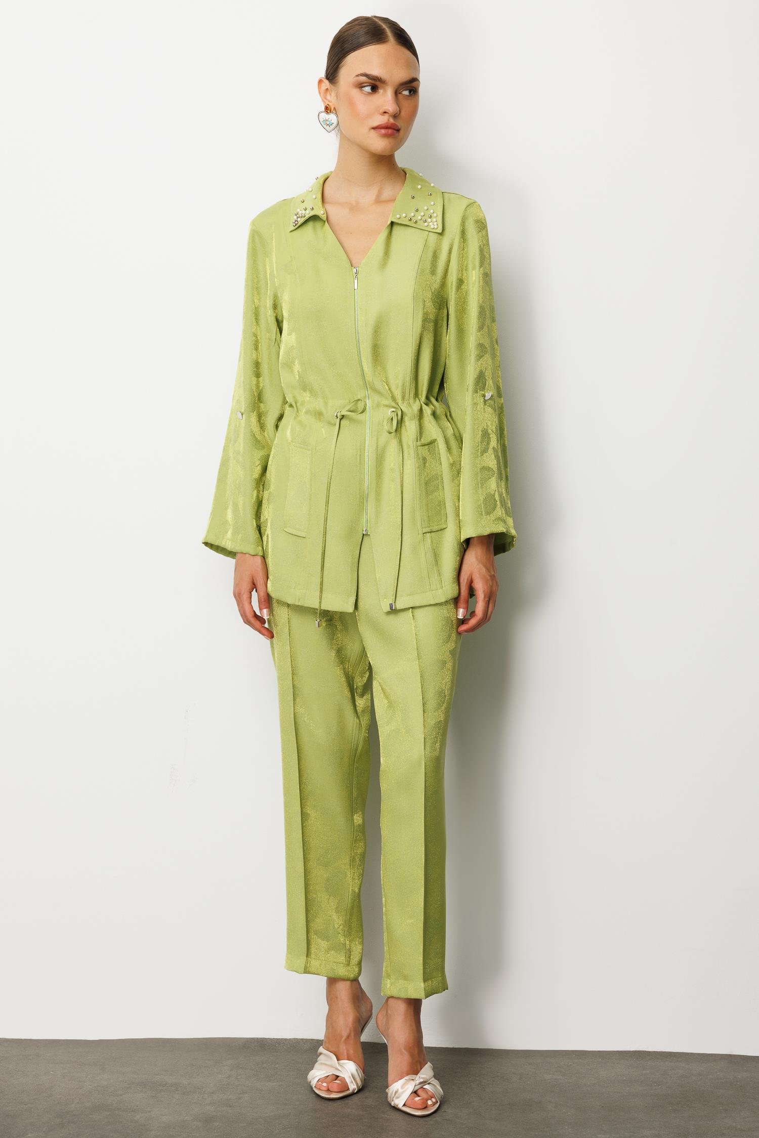 Modailgi  Yakası Akseuar Detaylı Safari Kol Fermuar Kapamalı Tünel Bağlamalı Ara Boy Tunik Yeşil