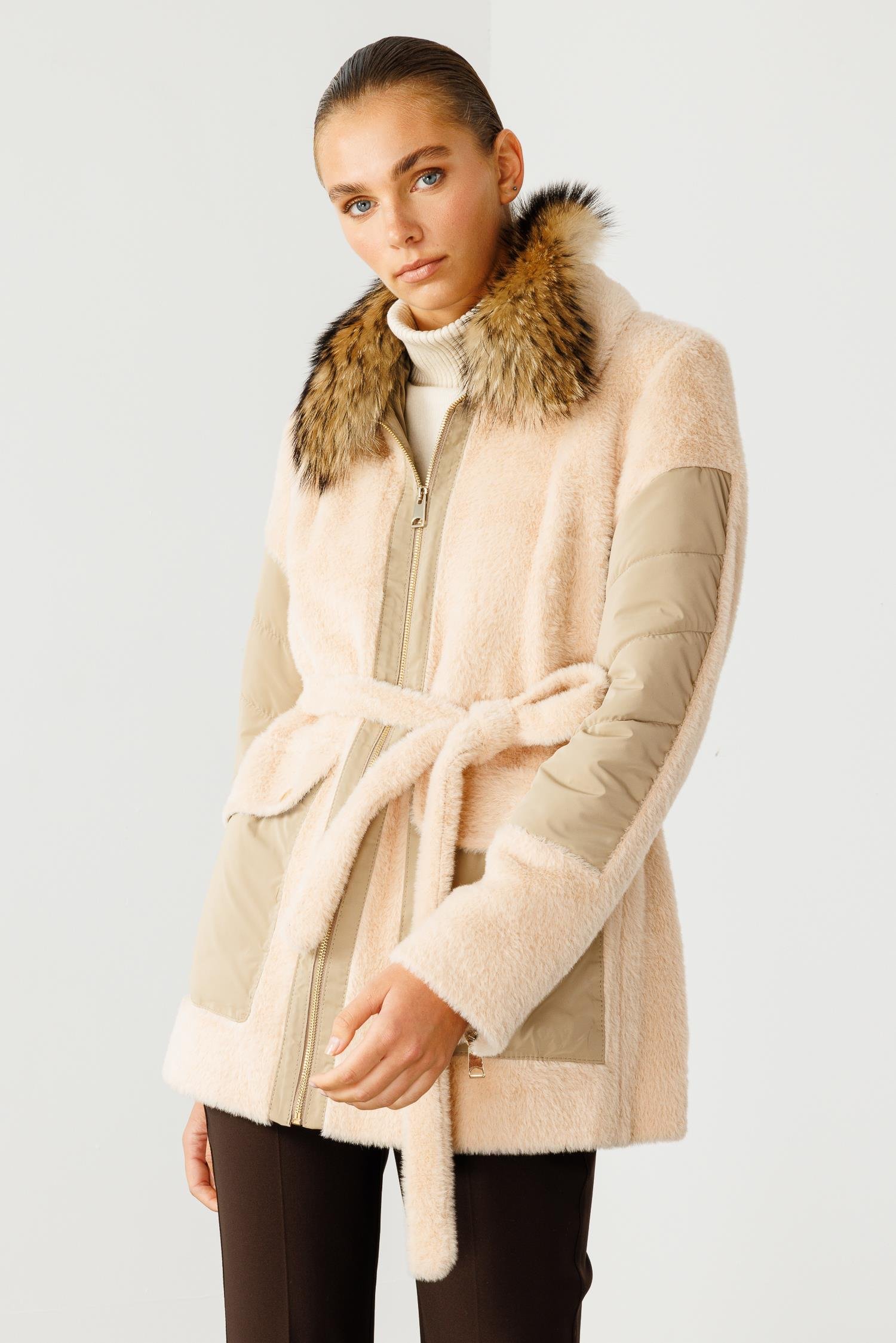 Modailgi  Yakası Kürklü Cep Kapaklı Peluş Kaban Camel