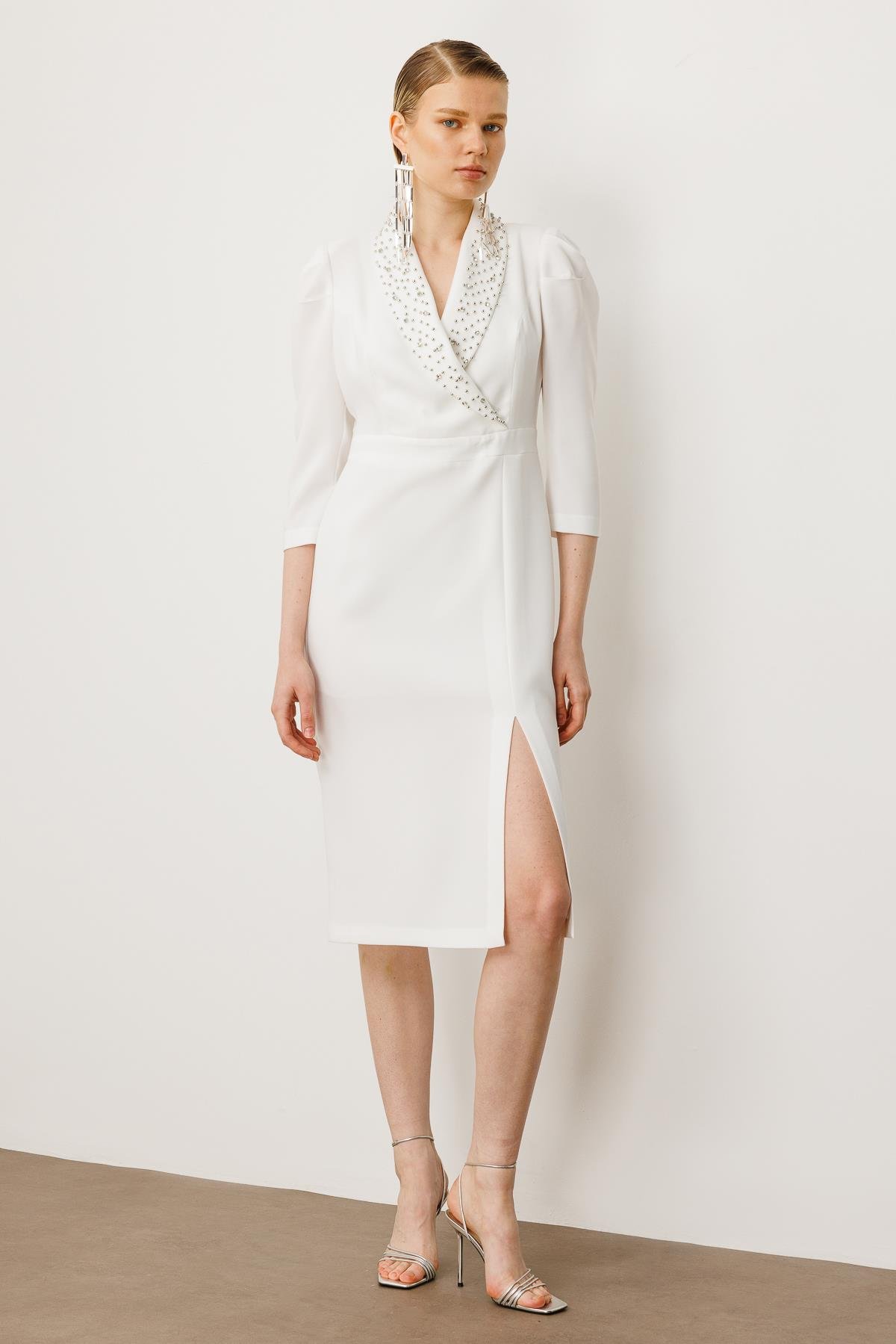 Modailgi  Yakası Taş İşlemeli Önden Yırtmaçlı Truvakar Kol Midiboy Elbise Ekru