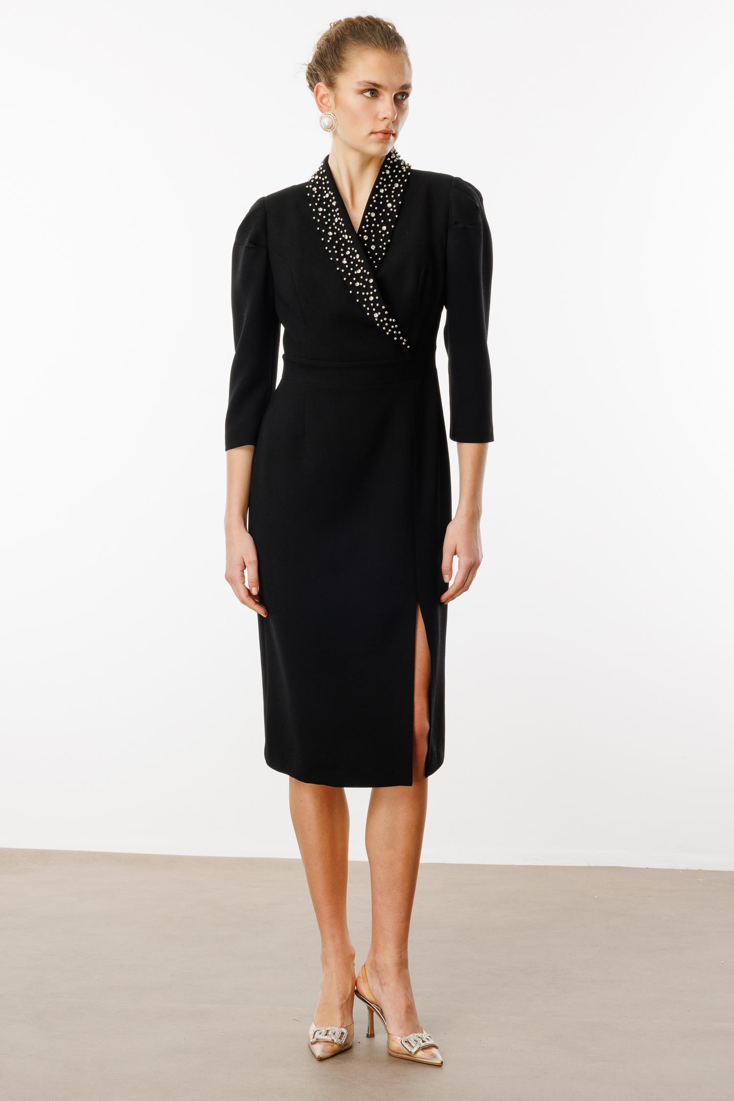 Modailgi  Yakası Taş İşlemeli Önden Yırtmaçlı Truvakar Kol Midiboy Elbise Siyah