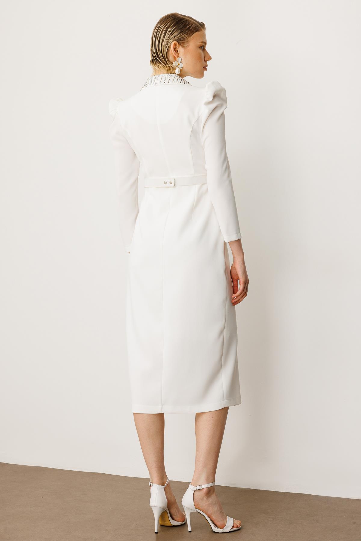 Modailgi  Yakası Taşlı Beli Kemerli Elbise Ekru