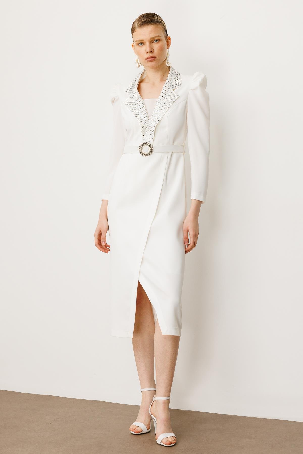Modailgi  Yakası Taşlı Beli Kemerli Elbise Ekru
