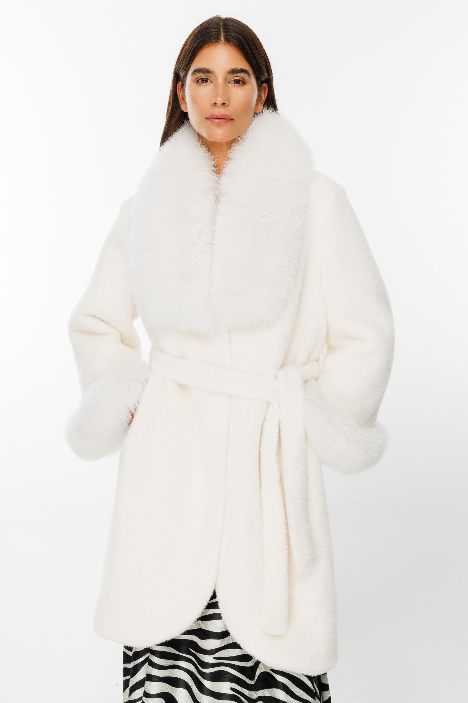 Modailgi  Yakası ve Kol Manşeti Orijinal Kürklü Beli Kuşaklı Alcantara Kaban Ekru