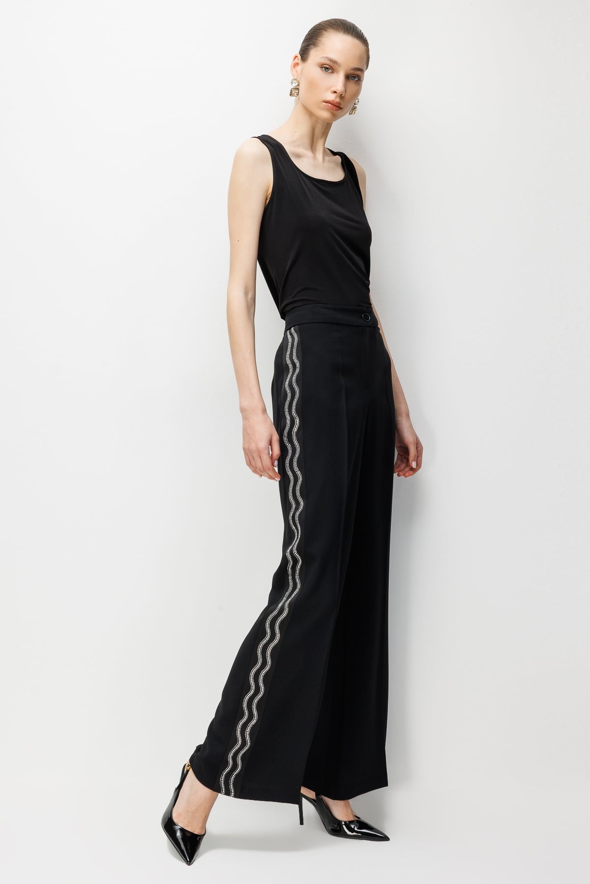 Modailgi  Yanları Şerit Taş Detaylı İspanyol Paça Pantolon - 75018 Siyah