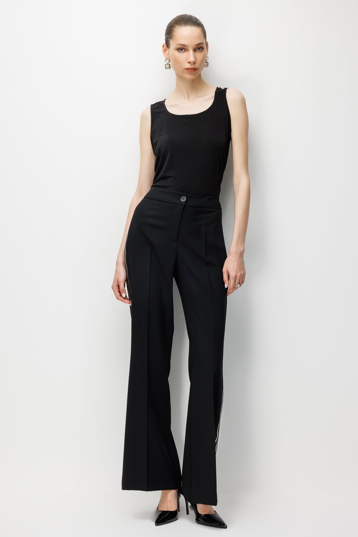 Modailgi  Yanları Şerit Taş Detaylı İspanyol Paça Pantolon - 75018 Siyah