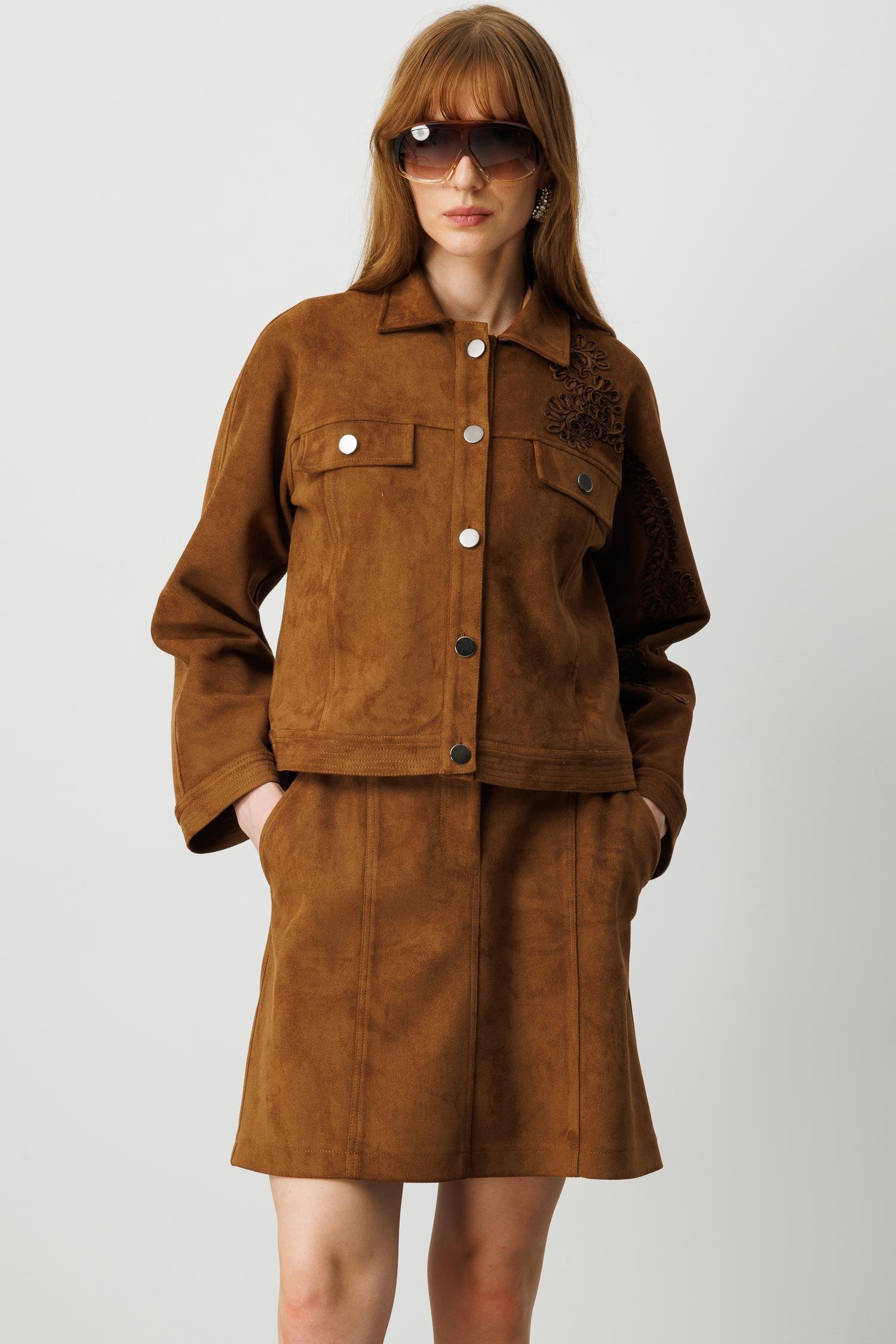 Modailgi  Yarasa Kol Robalı Torba Cep Detaylı Lase Nakış Kısa Mont Ceket Taba