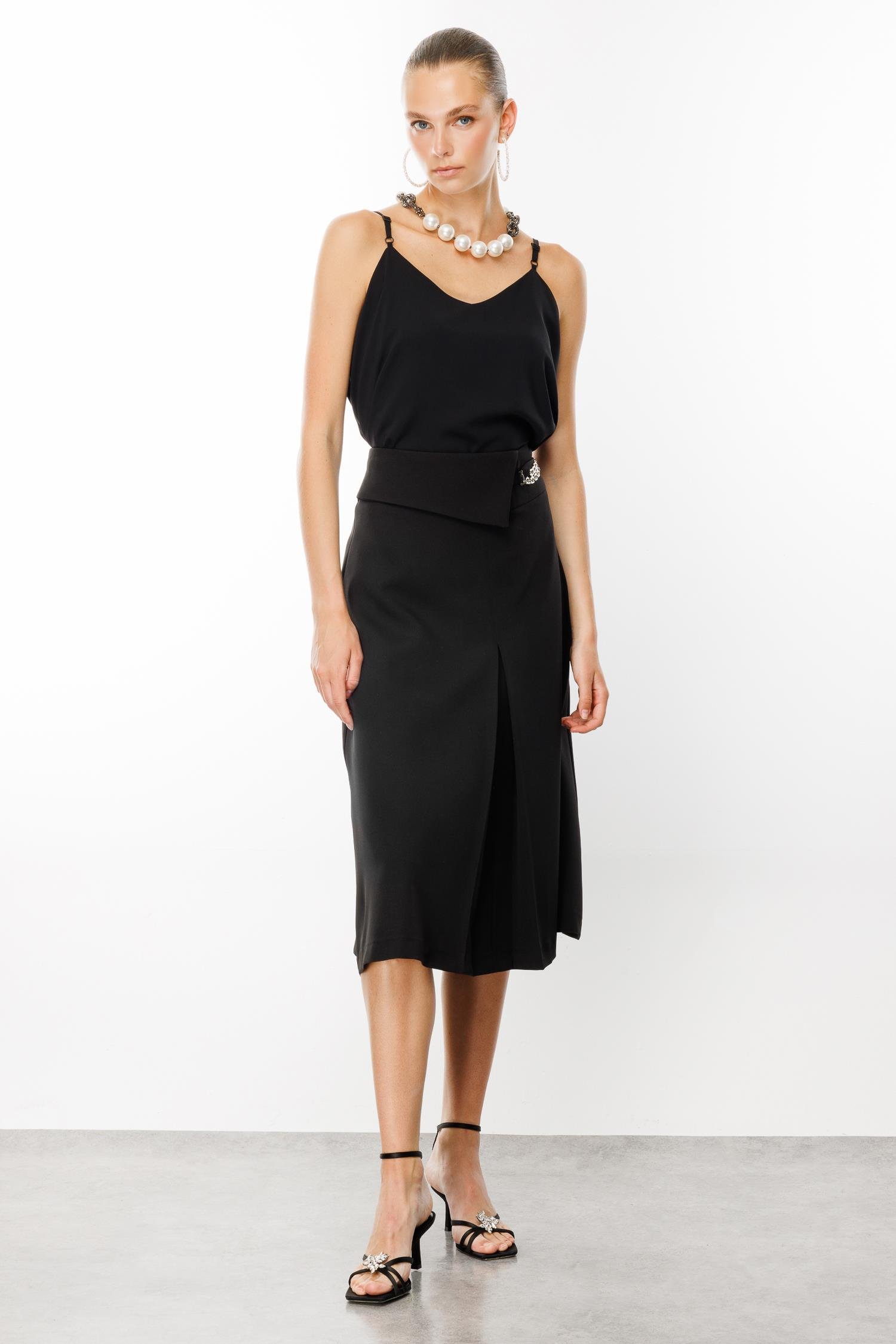 Modailgi  Yüksek Bel Kemeri Tokalı Midi Boy Pilikaşe Etek Siyah