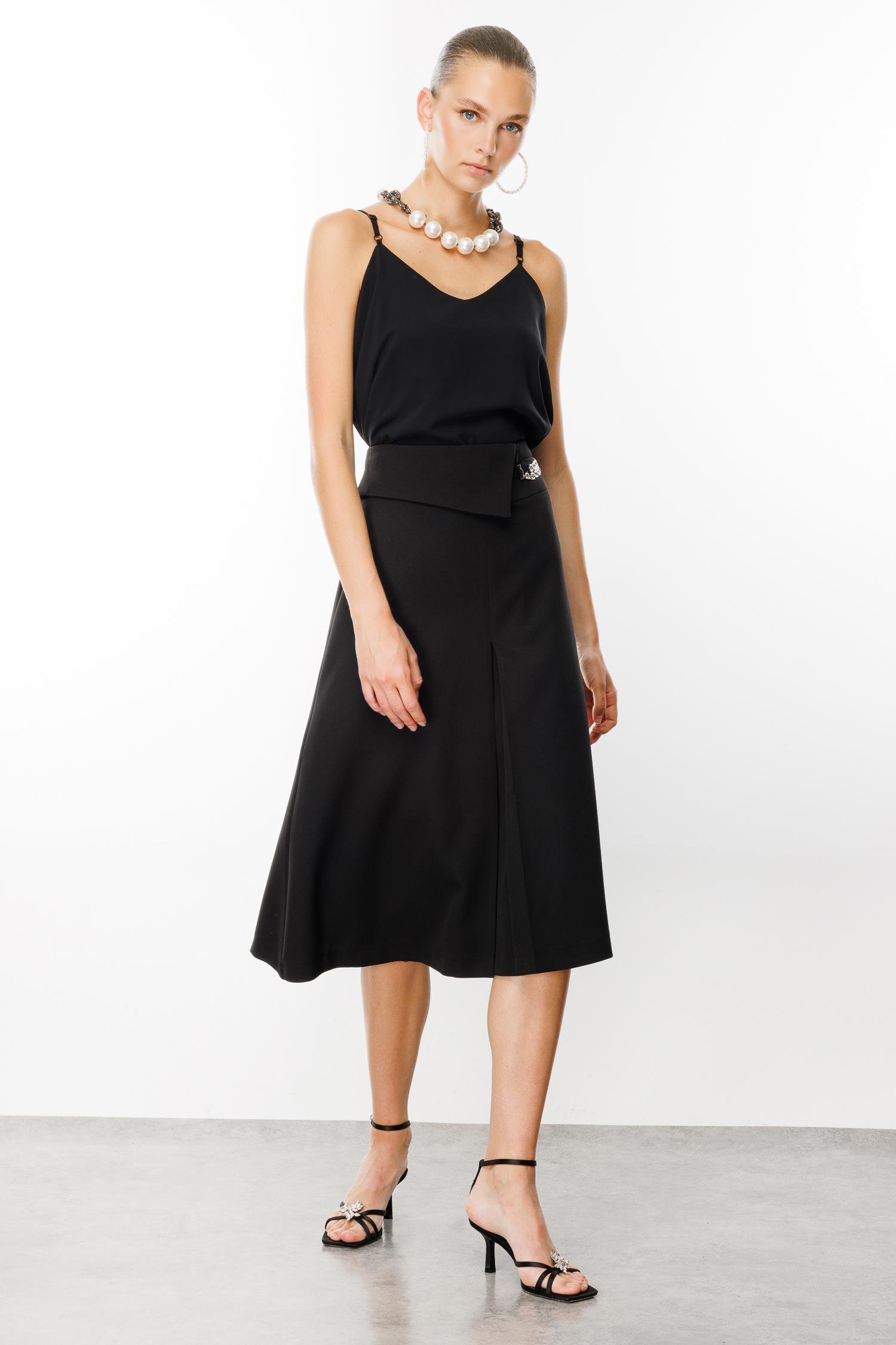 Modailgi  Yüksek Bel Kemeri Tokalı Midi Boy Pilikaşe Etek Siyah