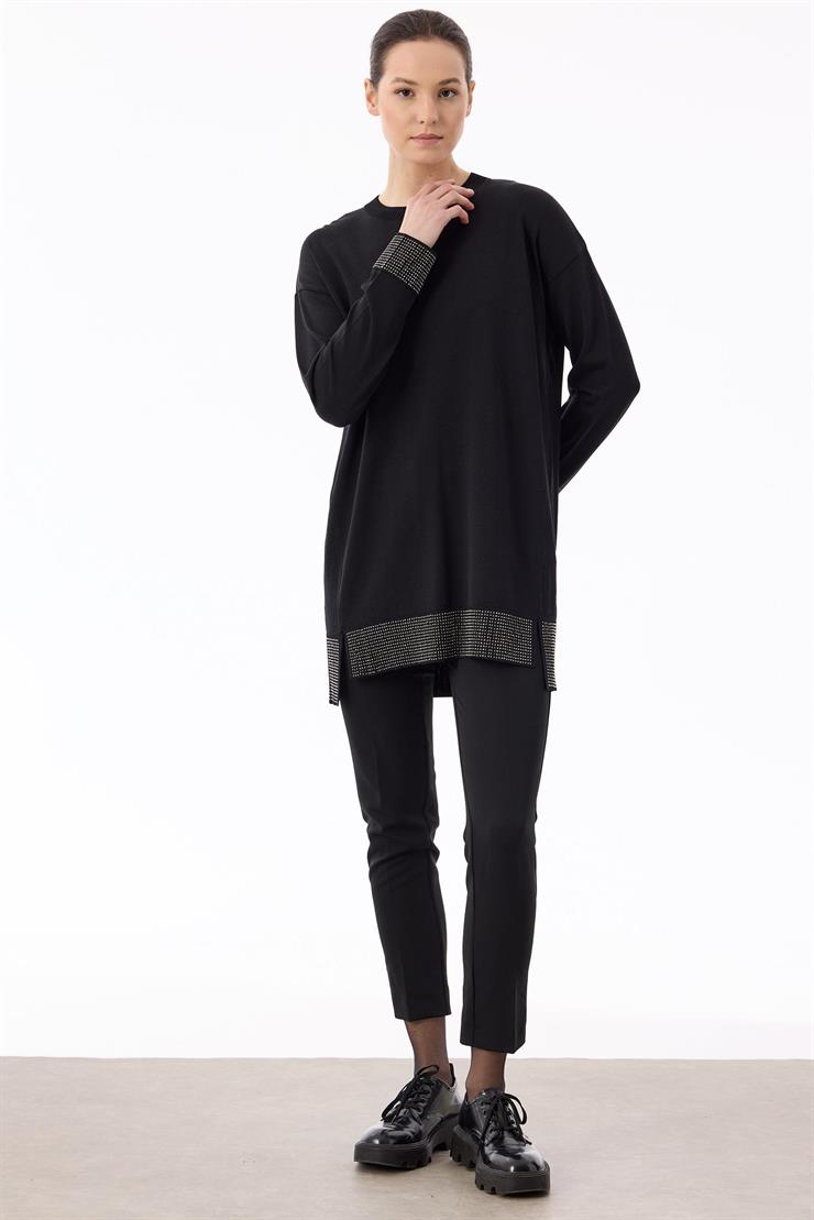 Arkadan Öne Dönen Taş Baskılı Rayon Tunik SİYAH