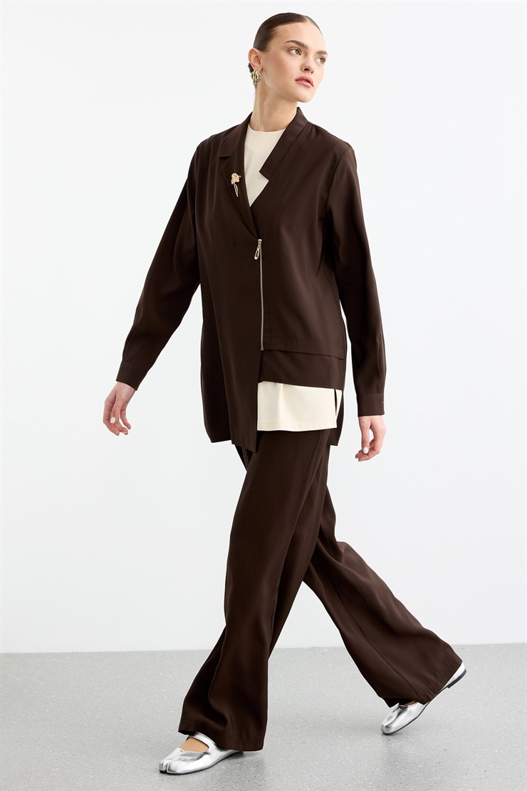 Asimetrik Minimal Yakalı Broş Detaylı Fermuarlı 3lü Takım KAHVE