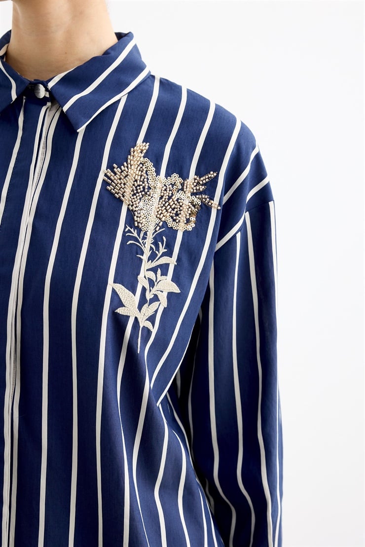 Cep Üstünde Boncuklu Nakış detaylı Çizgili Gömlek LACİVERT