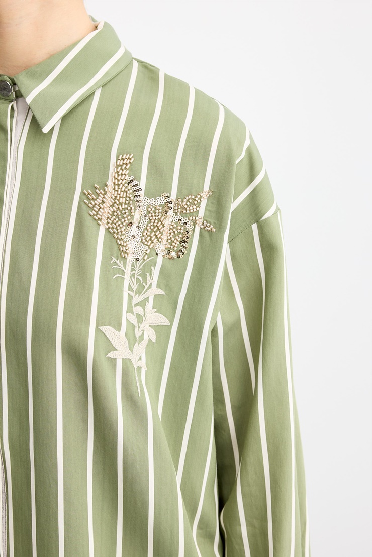 Cep Üstünde Boncuklu Nakış detaylı Çizgili Gömlek YEŞİL