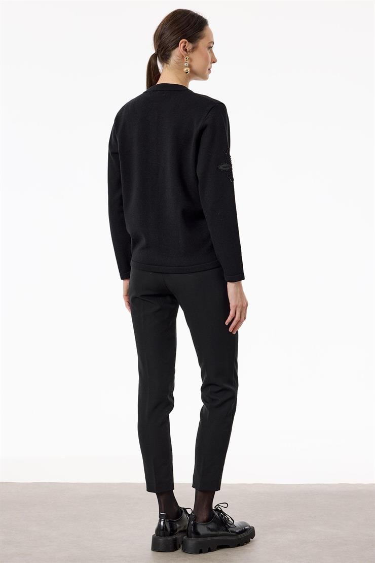 Çiçek Aplikeli Triko Hırka SİYAH