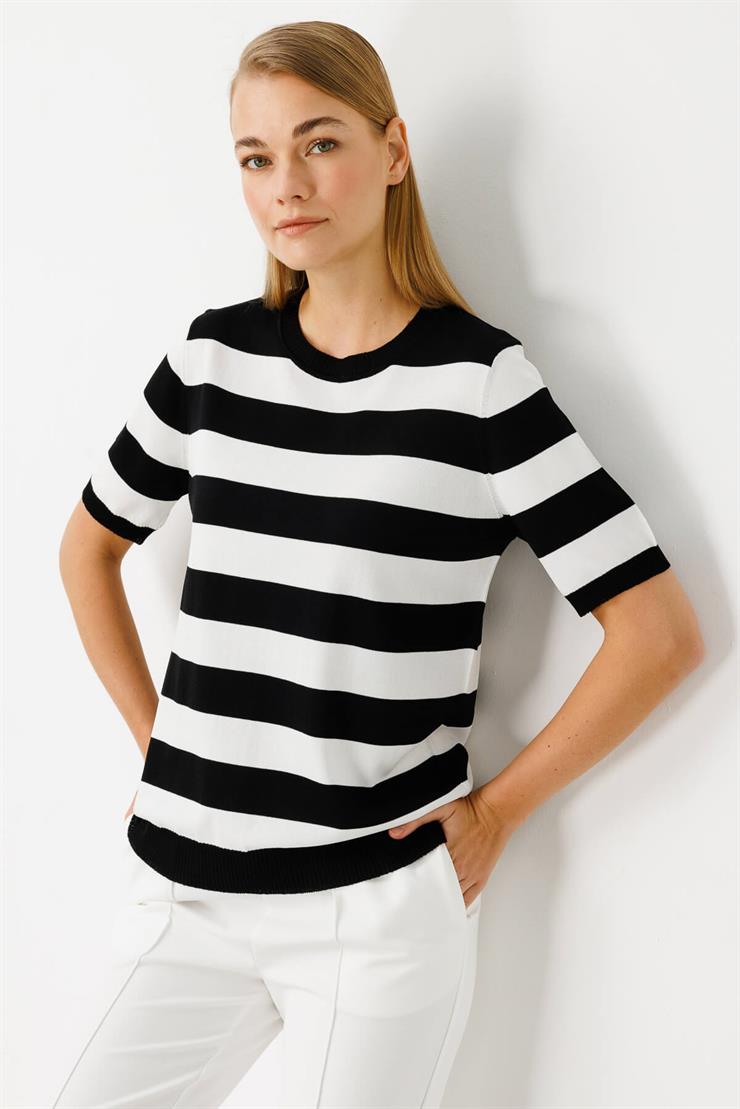 Çizgili Kısa Kollu Triko Bluz-Siyah-Ekru