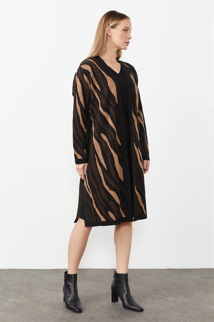 Desenli Yırtmaç Detaylı Triko Hırka-Siyah - Camel