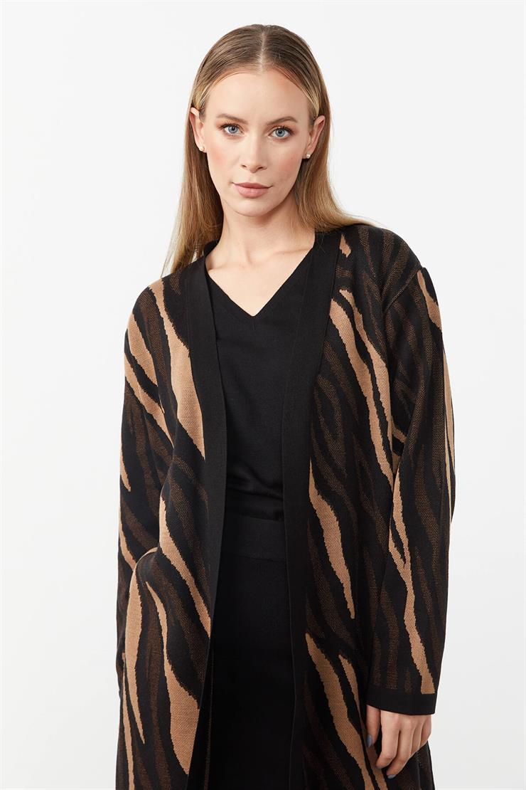 Desenli Yırtmaç Detaylı Triko Hırka-Siyah - Camel