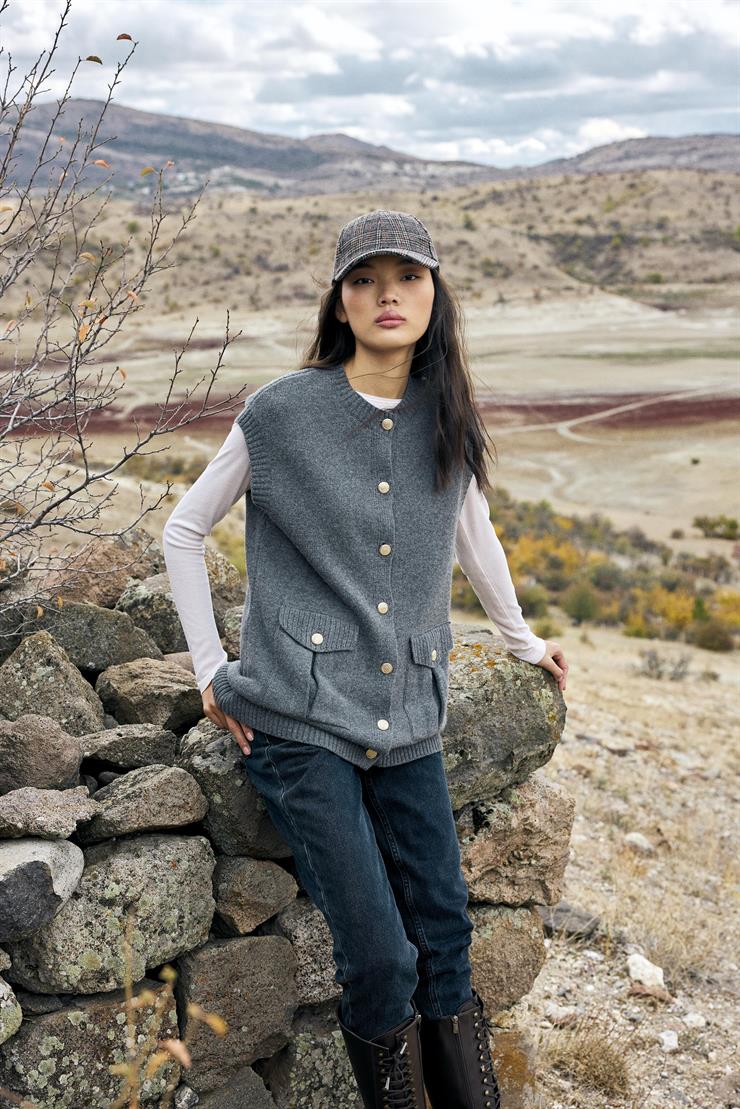 Düğme Ve Cep Detaylı Yün Süveter ANTRASİT