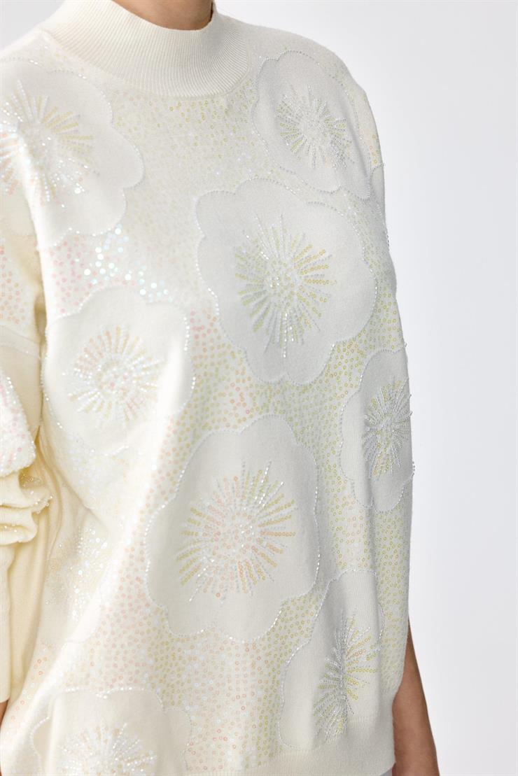 İşlemeli Yarım Balıkcı Yaka Bluz EKRU