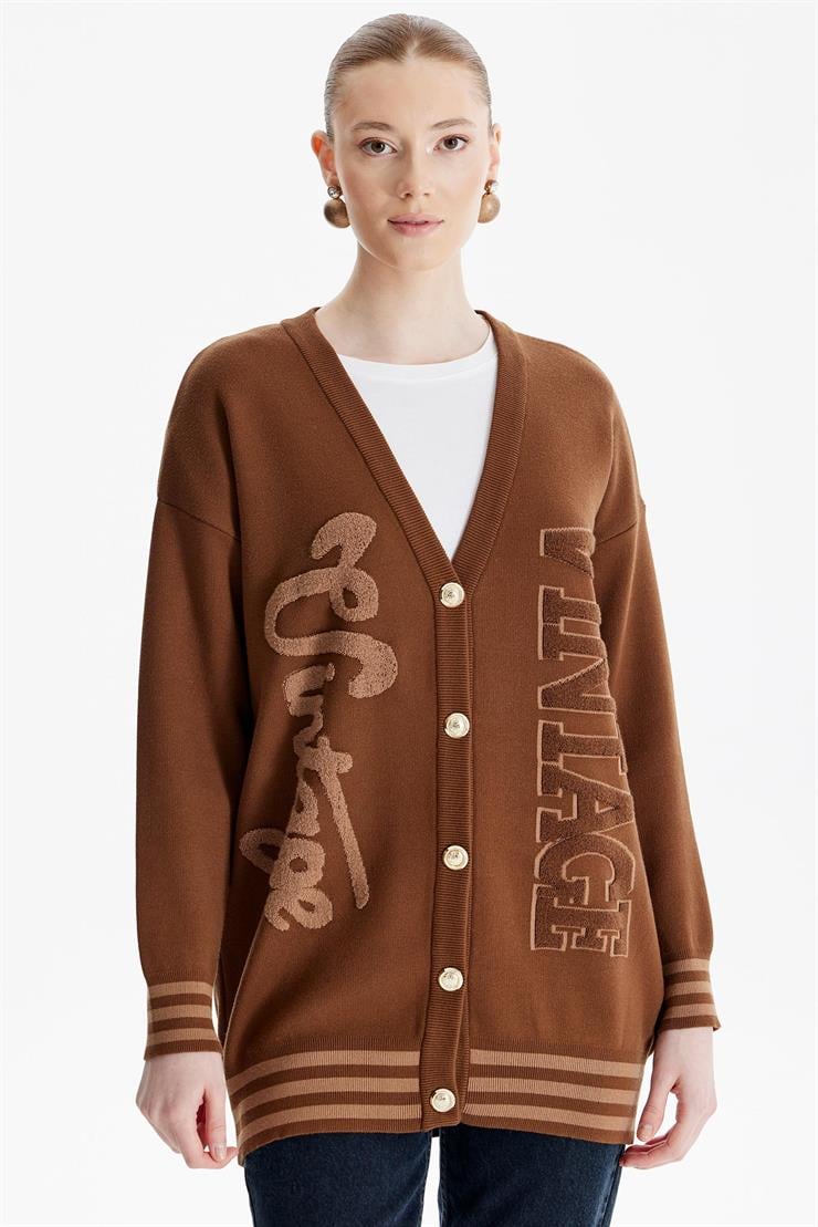 Kabartma Yazılı Triko  Hırka KAHVE-CAMEL