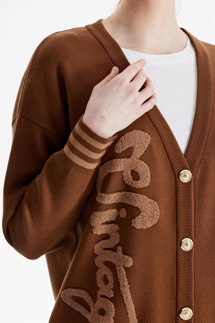 Kabartma Yazılı Triko  Hırka KAHVE-CAMEL