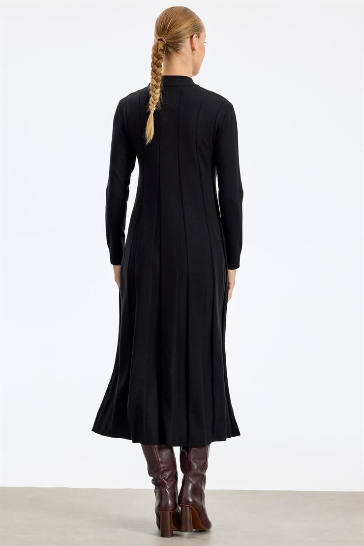 Kalın Piliseli Triko Elbise SİYAH
