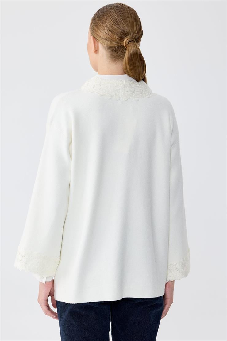 Kol Ve Pat Detaylı Düğmeli Triko Hırka EKRU