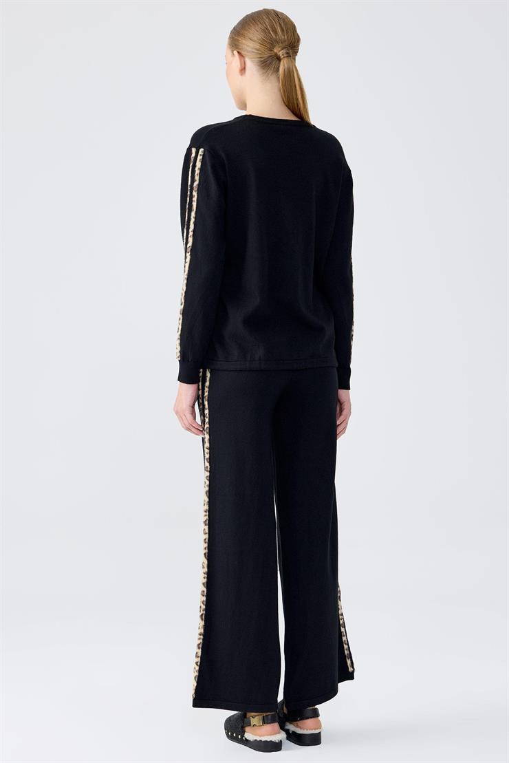 Leopar Şeritli Pantolonlu Triko Takım SİYAH