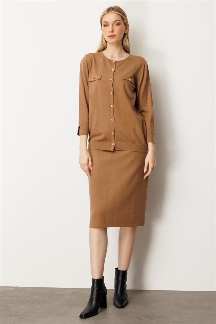 Mutlu Ertan Kadın Cep Detaylı Düğmeli Triko Hırka Camel 20228