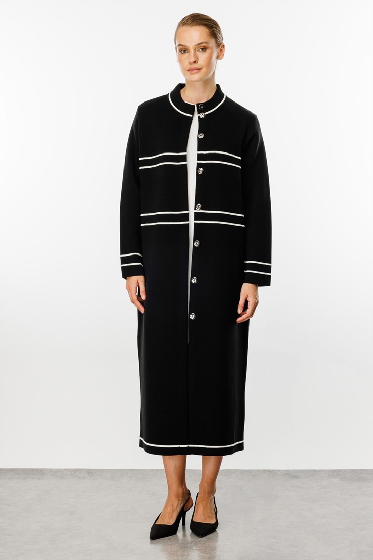 Mutlu Ertan Kadın Çizgi Detaylı Sıfır Yaka Triko Pardesü Siyah-Ekru 20125