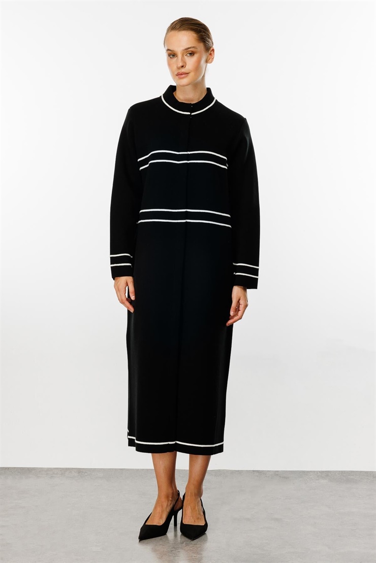 Mutlu Ertan Kadın Çizgi Detaylı Sıfır Yaka Triko Pardesü Siyah-Ekru 20125
