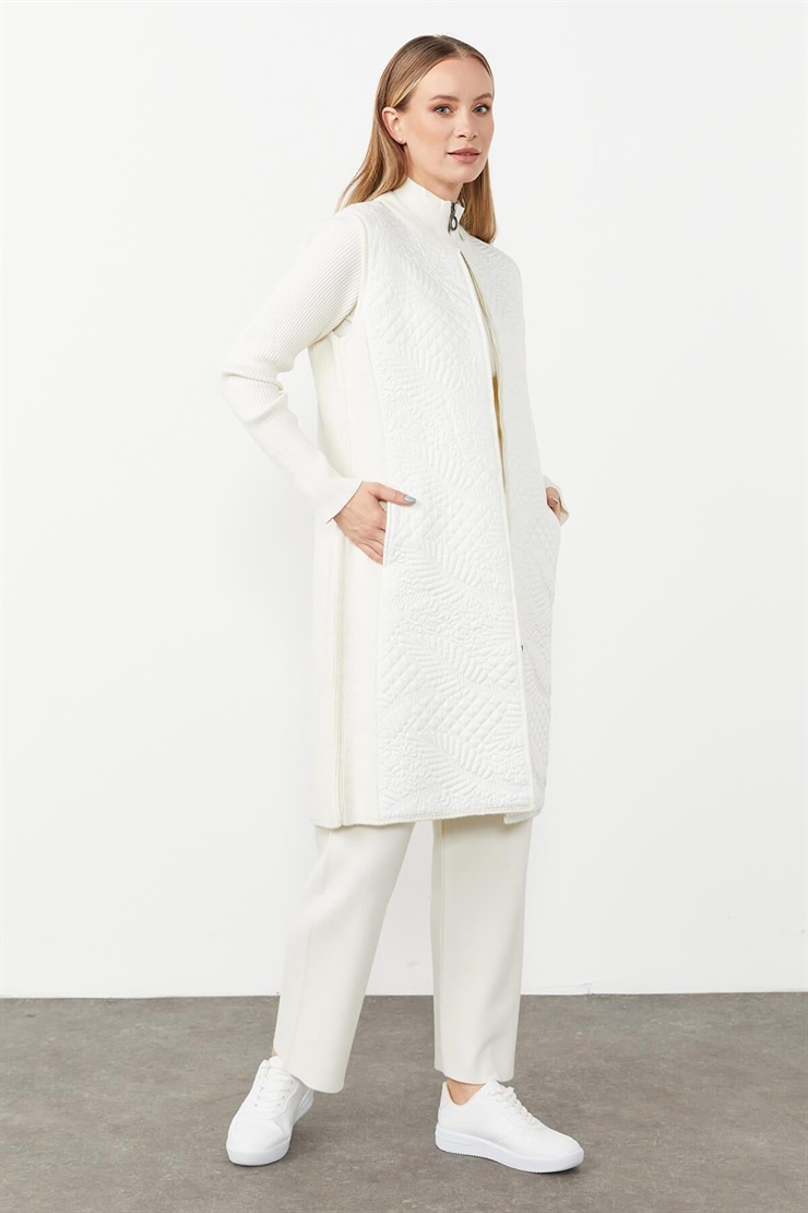 Mutlu Ertan Kadın Desenli Kapitone Uzun Triko Yelek Ekru 20073