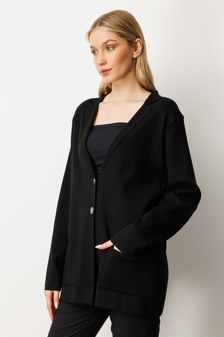 Mutlu Ertan Kadın Düğme Detaylı Triko Ceket Siyah 20235