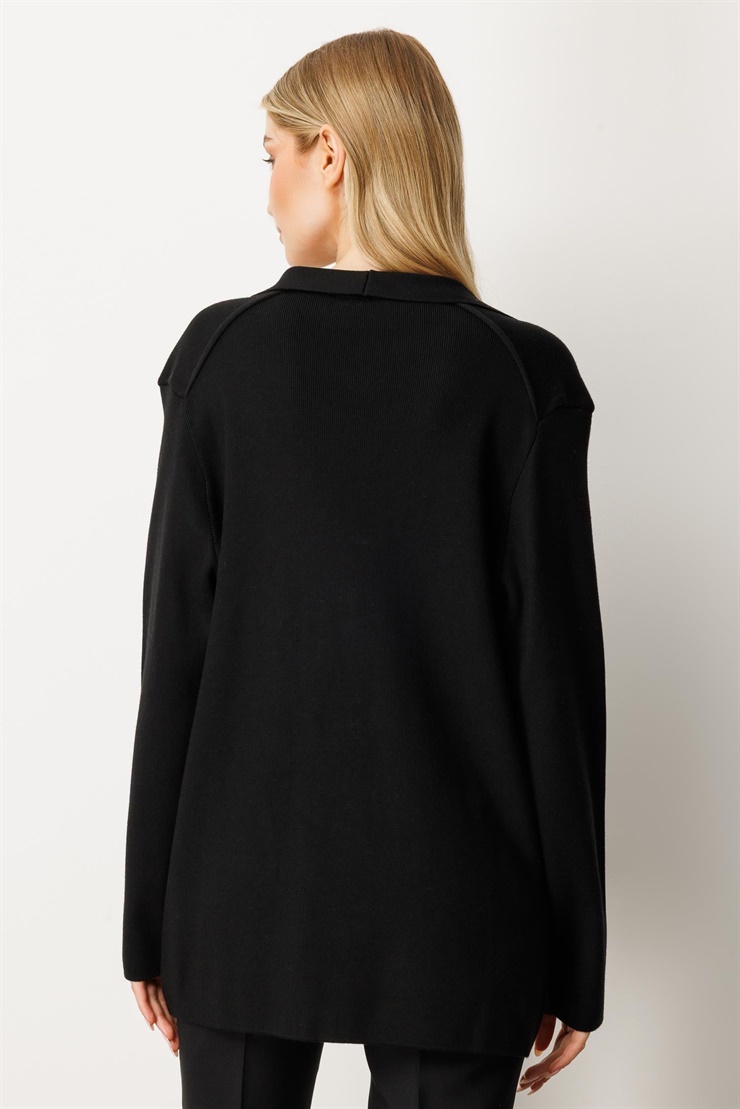 Mutlu Ertan Kadın Düğme Detaylı Triko Ceket Siyah 20235