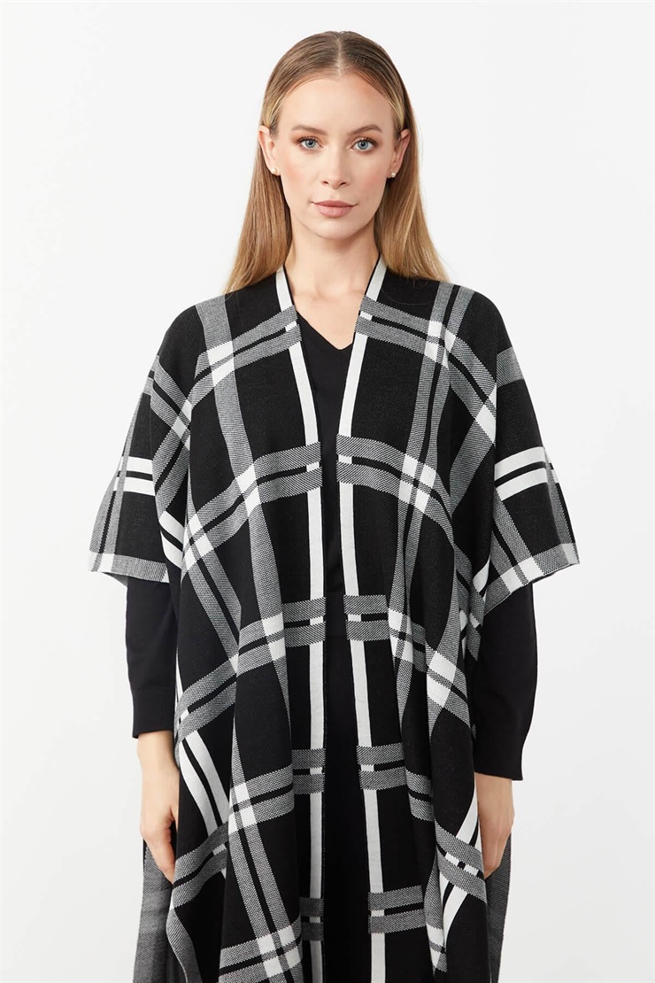 Mutlu Ertan Kadın Ekose Desenli Triko Panço Şal Siyah-Ekru 20087