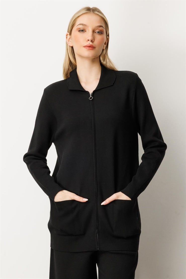 Mutlu Ertan Kadın Gömlek Yaka Fermuarlı Cep Detaylı Triko Hırka Siyah 20240