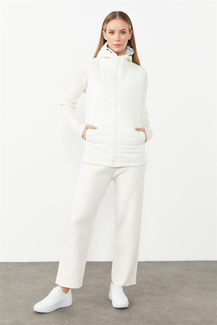 Mutlu Ertan Kadın Kapıtone Kapşonlu Yan Trikolu Yelek Ekru 30218