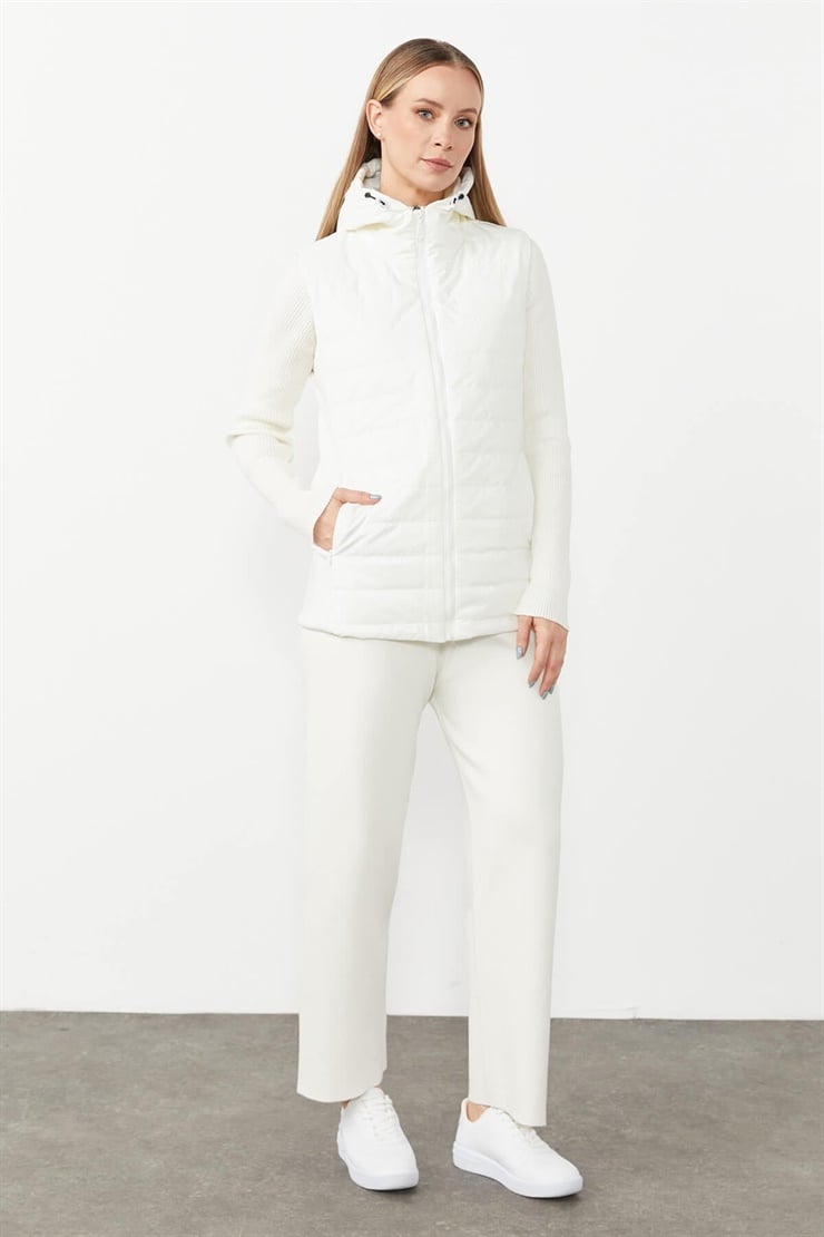 Mutlu Ertan Kadın Kapıtone Kapşonlu Yan Trikolu Yelek Ekru 30218