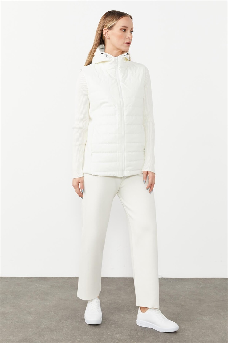 Mutlu Ertan Kadın Kapıtone Kapşonlu Yan Trikolu Yelek Ekru 30218