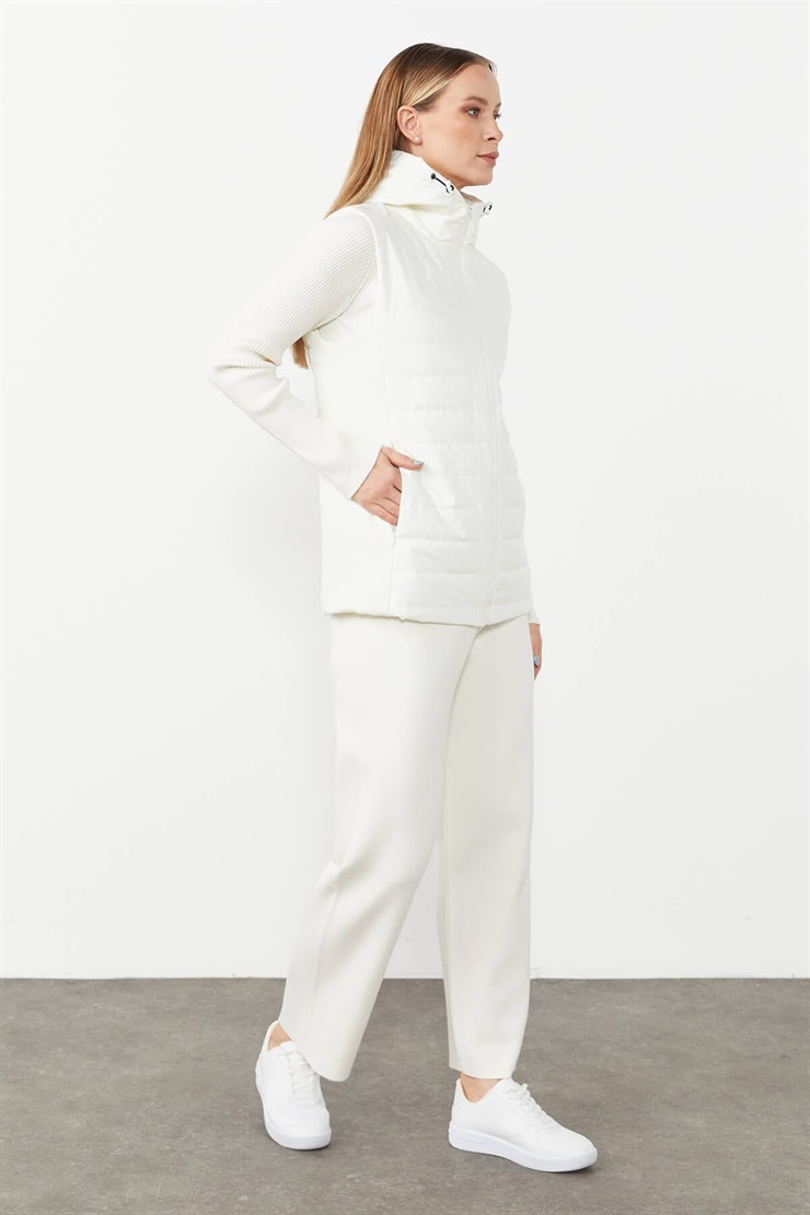 Mutlu Ertan Kadın Kapıtone Kapşonlu Yan Trikolu Yelek Ekru 30218