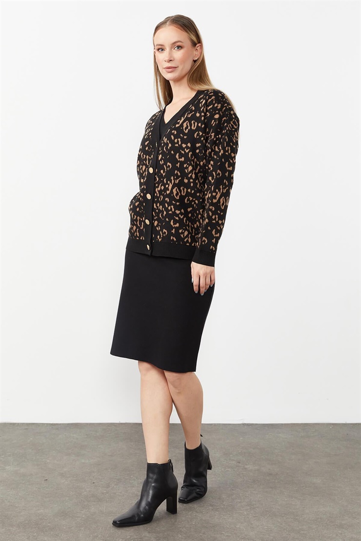 Mutlu Ertan Kadın Leopar Desen Düğmeli Kısa Hırka Siyah - Camel 20093