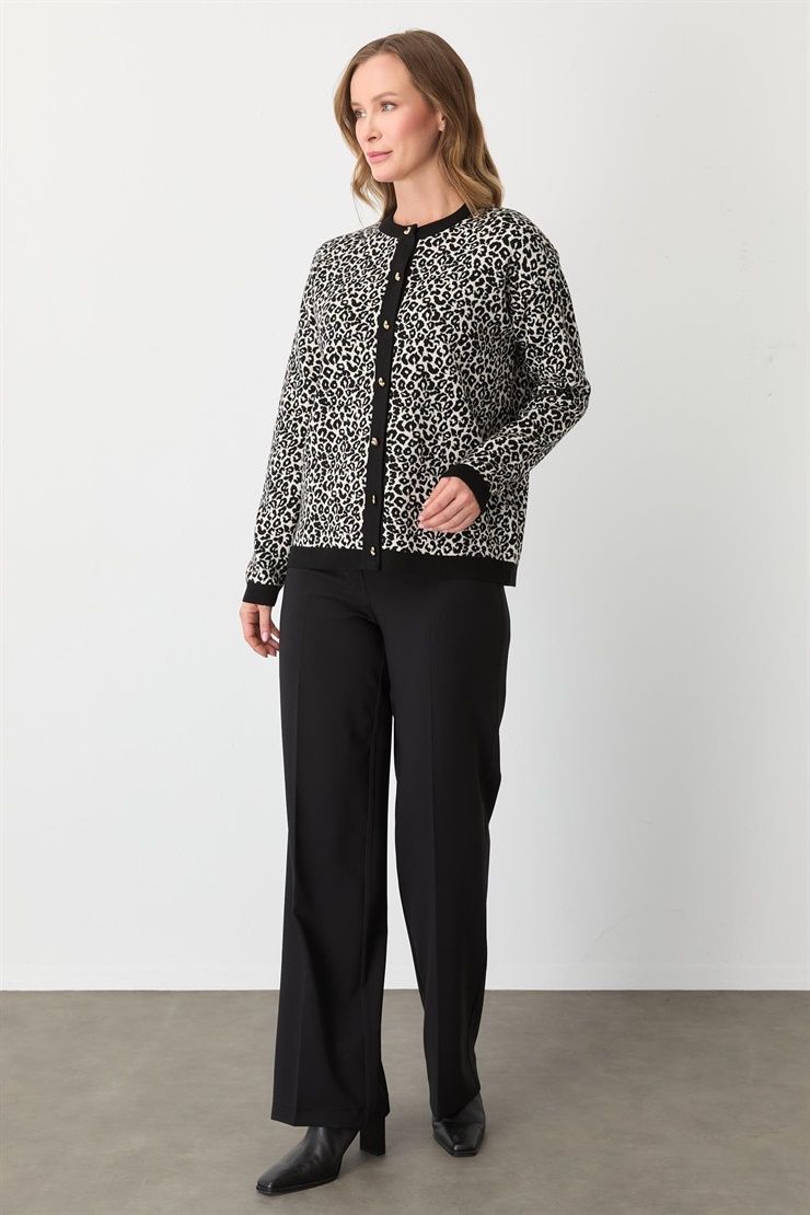 Mutlu Ertan Kadın Leoparlı Triko Düğmeli  Hırka Ekru - Siyah 20295