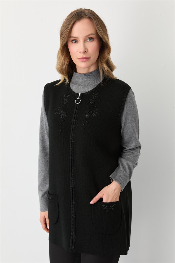 Mutlu Ertan Kadın Nakış Detaylı Triko Yelek Siyah 20197