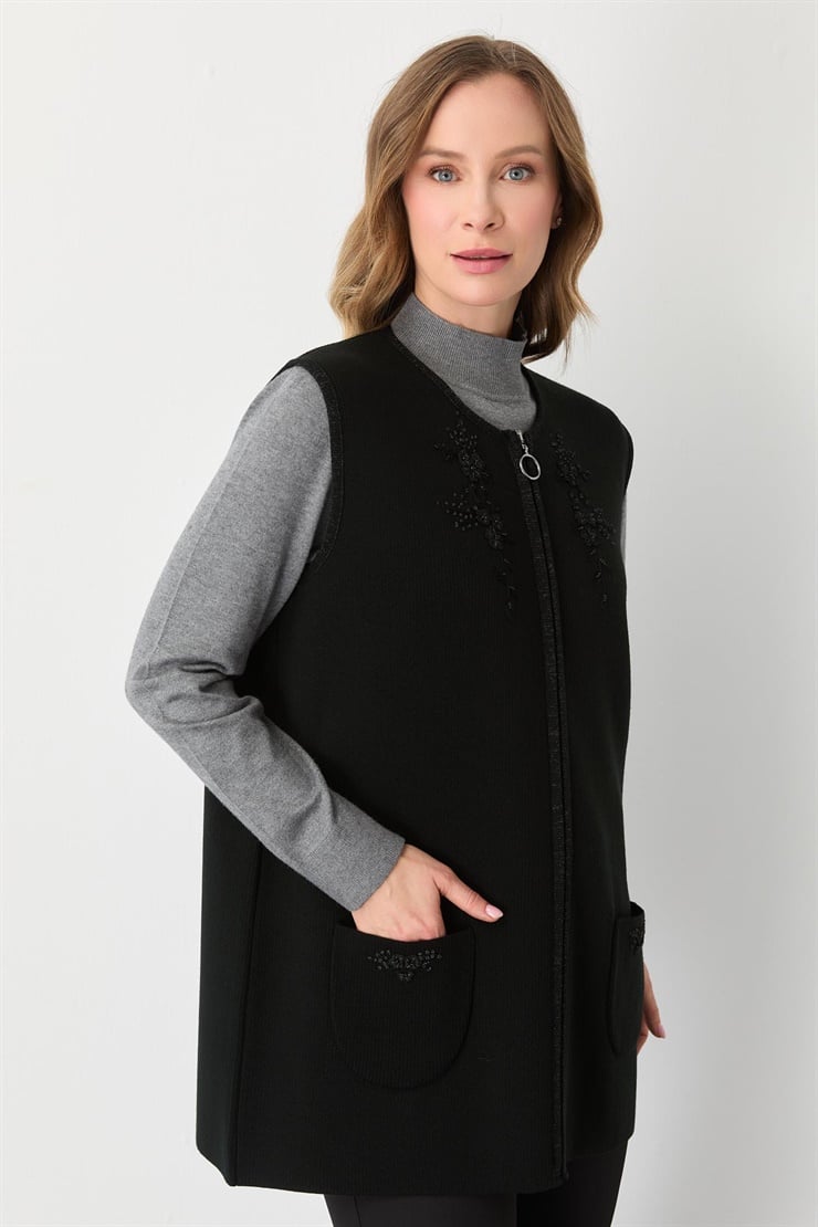 Mutlu Ertan Kadın Nakış Detaylı Triko Yelek Siyah 20197